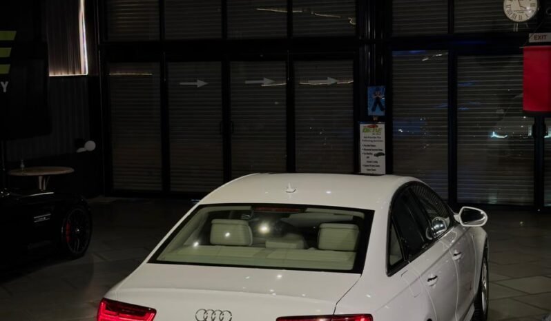 
								Audi A6 35 TFSI S Line Matrix full									