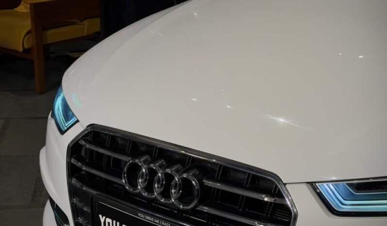 
								Audi A6 35 TFSI S Line Matrix full									