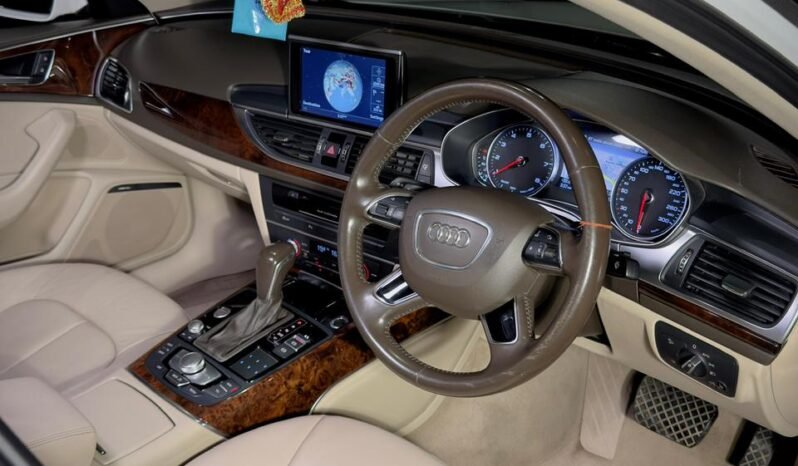 
								Audi A6 35 TFSI S Line Matrix full									