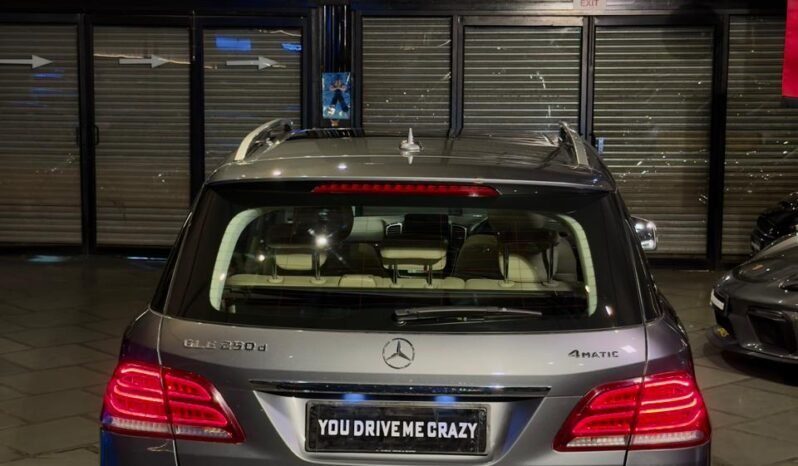 
								Mercedes-Benz GLE 250d 4MATIC full									
