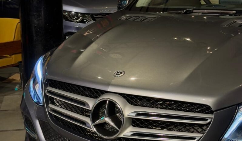 
								Mercedes-Benz GLE 250d 4MATIC full									