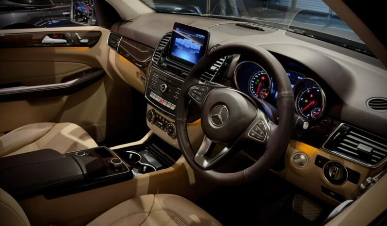 
								Mercedes-Benz GLE 250d 4MATIC full									
