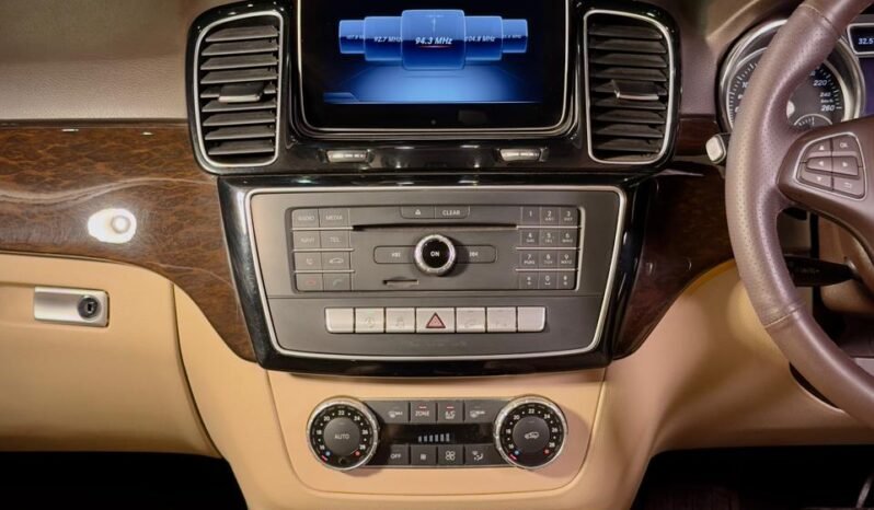 
								Mercedes-Benz GLE 250d 4MATIC full									