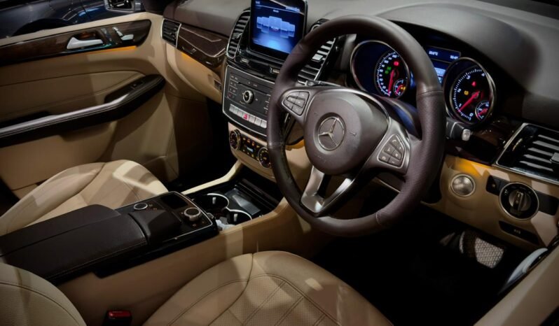 
								Mercedes-Benz GLE 250d 4MATIC full									