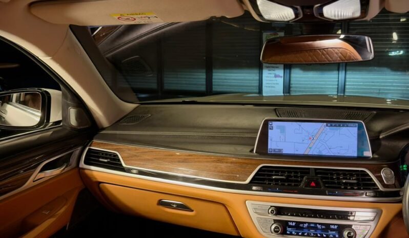 
								BMW 740Li DPE Signature full									