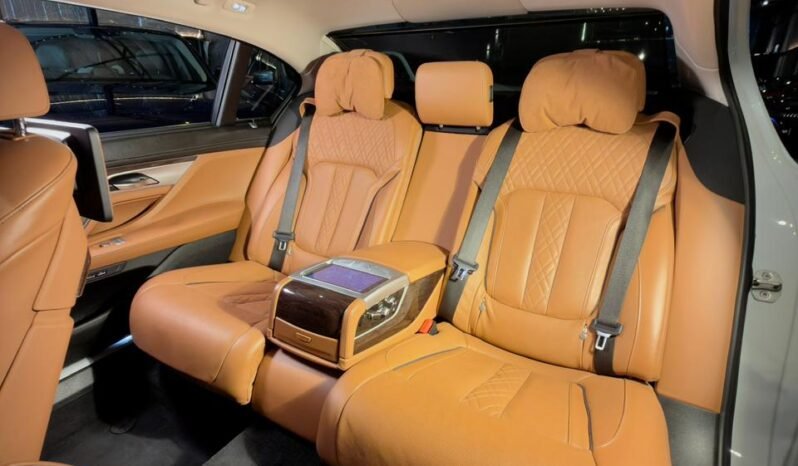 
								BMW 740Li DPE Signature full									