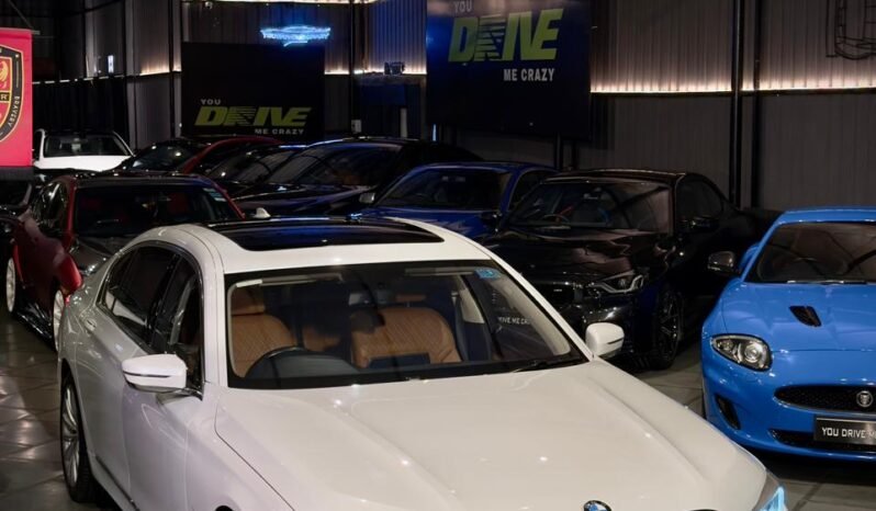 
								BMW 740Li DPE Signature full									