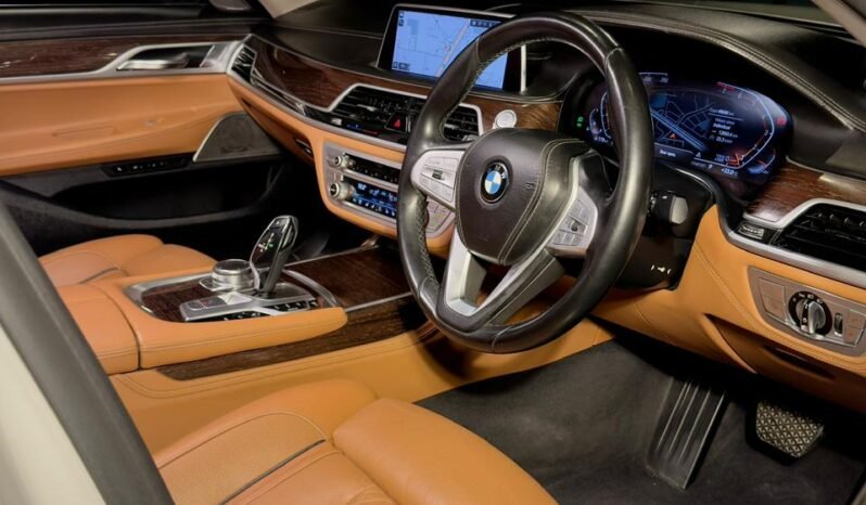 
								BMW 740Li DPE Signature full									