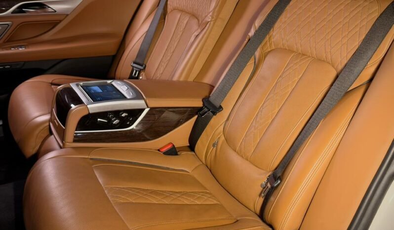 
								BMW 740Li DPE Signature full									