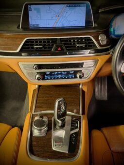 
										BMW 740Li DPE Signature full									