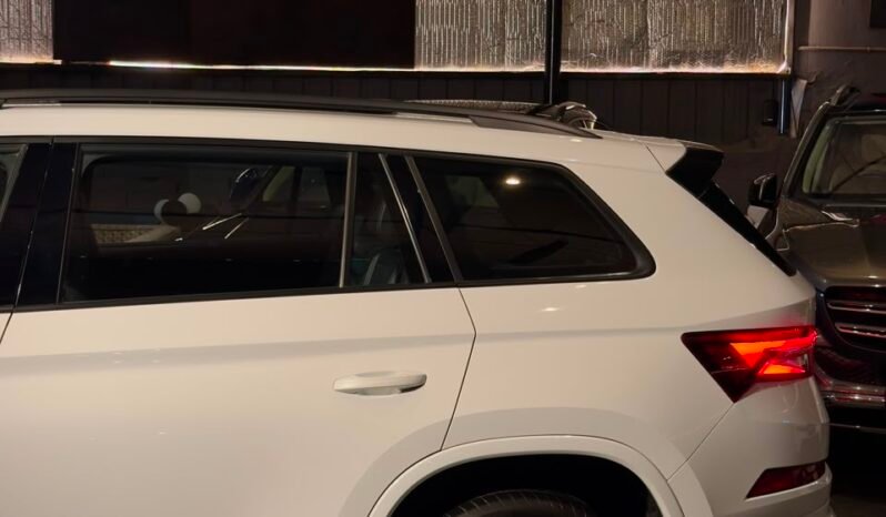 
								2023 Škoda Kodiaq Sportline 2.0 TSI 4×4 DSG full									