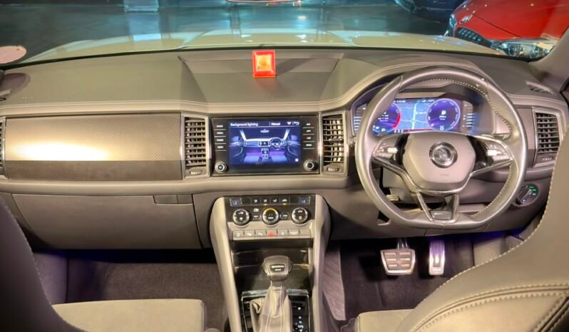 
								2023 Škoda Kodiaq Sportline 2.0 TSI 4×4 DSG full									