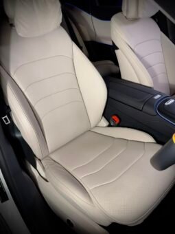 
										Mercedes-Benz E200 LWB full									