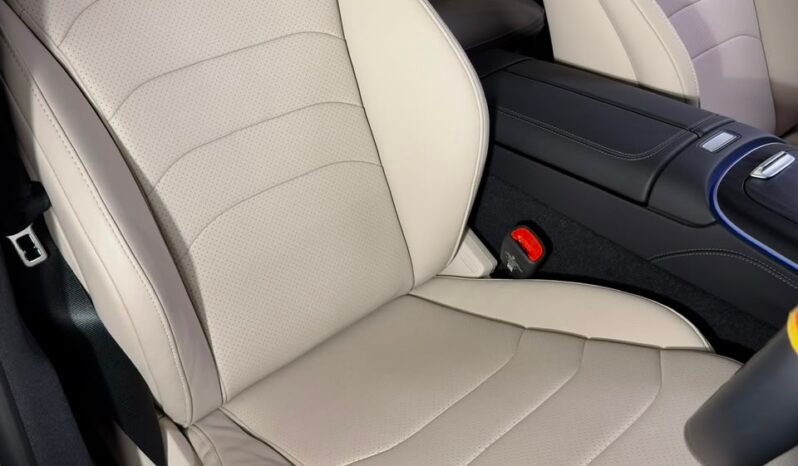 
								Mercedes-Benz E200 LWB full									