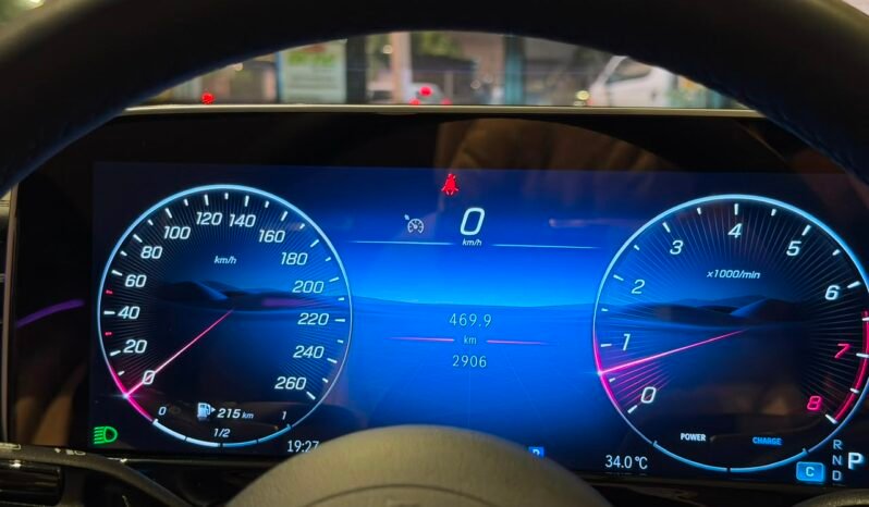 
								Mercedes-Benz E200 LWB full									