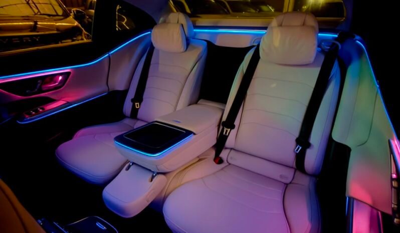 
								Mercedes-Benz E200 LWB full									