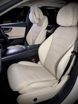 
										Mercedes-Benz E200 LWB full									