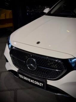 
										Mercedes-Benz E200 LWB full									