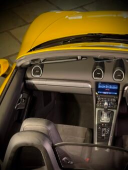 
										Porsche 718 Boxster | Racing Yellow full									