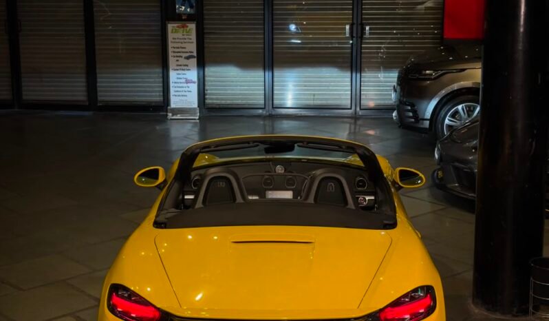 
								Porsche 718 Boxster | Racing Yellow full									