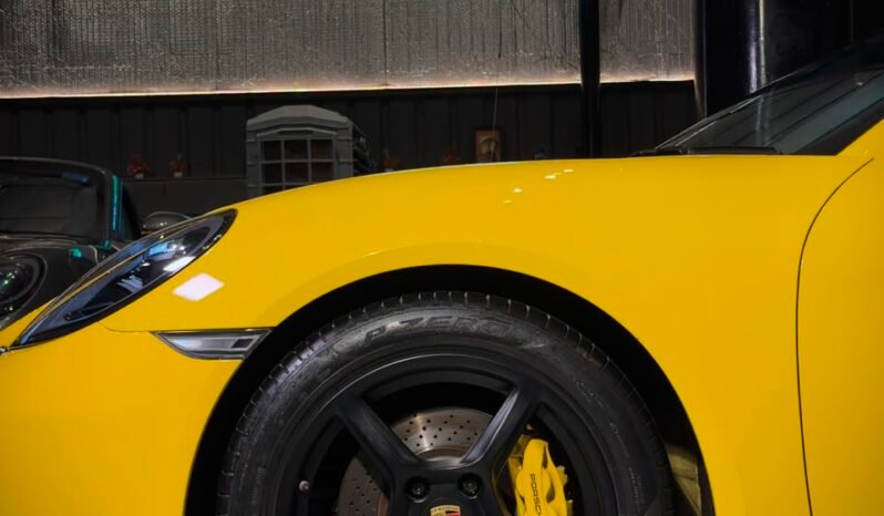 
								Porsche 718 Boxster | Racing Yellow full									
