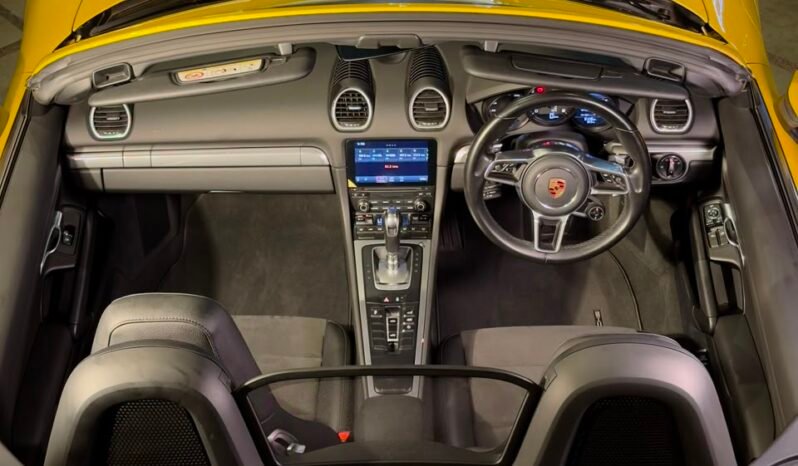 
								Porsche 718 Boxster | Racing Yellow full									