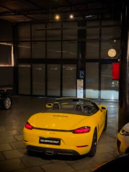 
										Porsche 718 Boxster | Racing Yellow full									