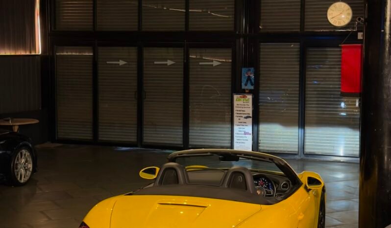 
								Porsche 718 Boxster | Racing Yellow full									