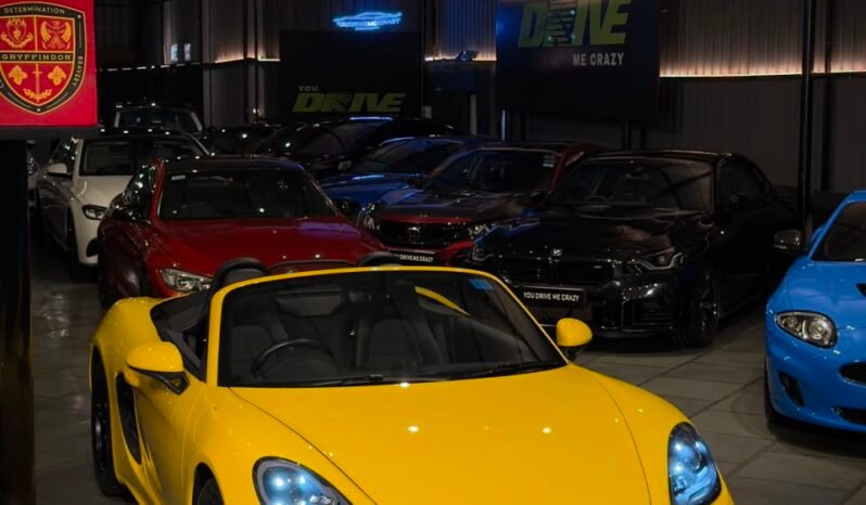 
								Porsche 718 Boxster | Racing Yellow full									