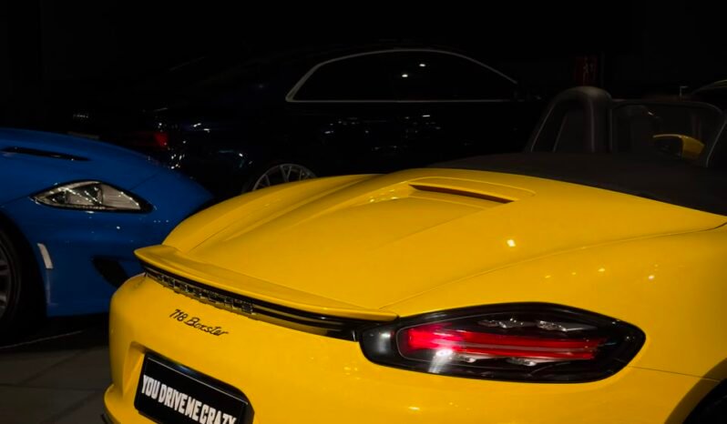 
								Porsche 718 Boxster | Racing Yellow full									