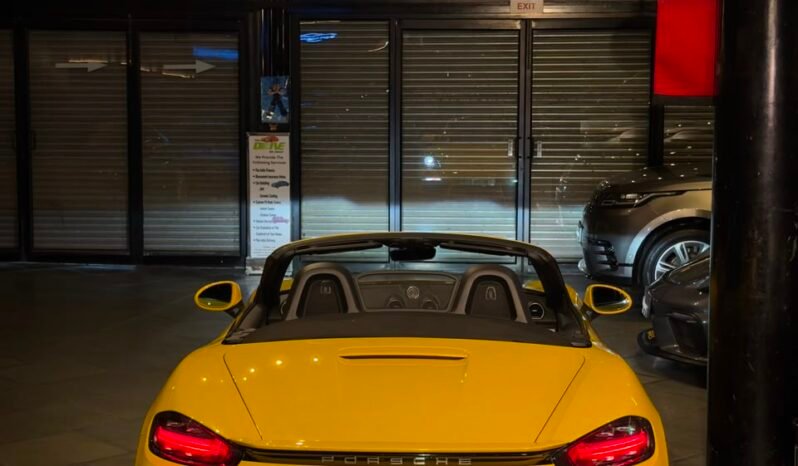 
								Porsche 718 Boxster | Racing Yellow full									