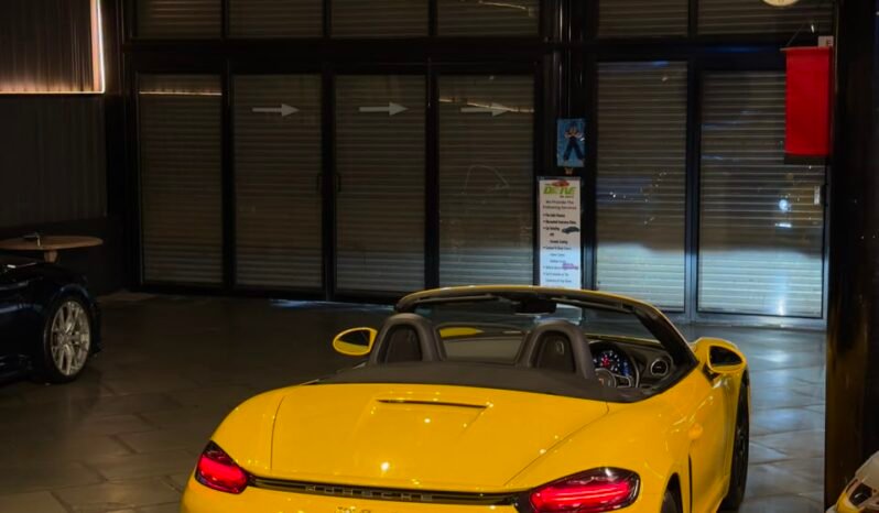
								Porsche 718 Boxster | Racing Yellow full									