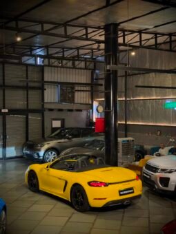 
										Porsche 718 Boxster | Racing Yellow full									