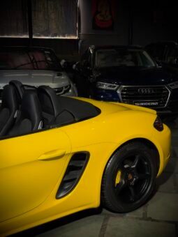 
										Porsche 718 Boxster | Racing Yellow full									