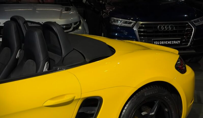 
								Porsche 718 Boxster | Racing Yellow full									