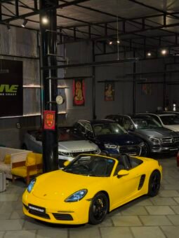 
										Porsche 718 Boxster | Racing Yellow full									