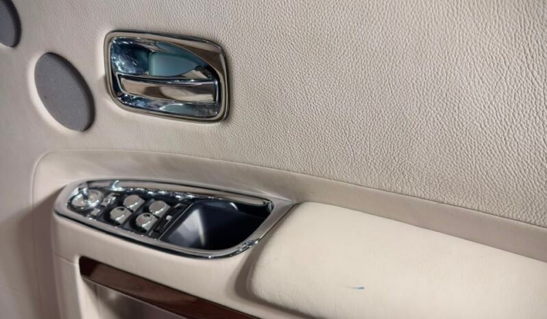 
								Rolls-Royce Ghost | Dark Indigo full									
