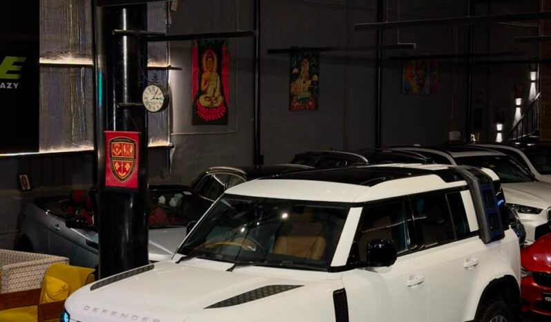 
								LAND ROVER DEFENDER HSE DYNAMIC full									