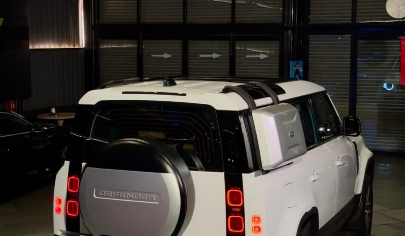 
								LAND ROVER DEFENDER HSE DYNAMIC full									