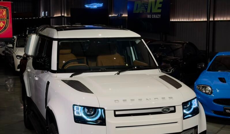 
								LAND ROVER DEFENDER HSE DYNAMIC full									