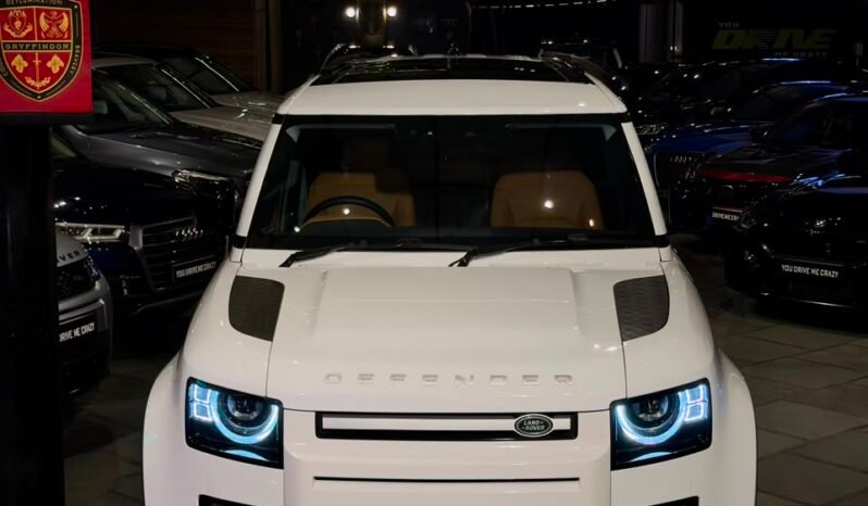 
								LAND ROVER DEFENDER HSE DYNAMIC full									