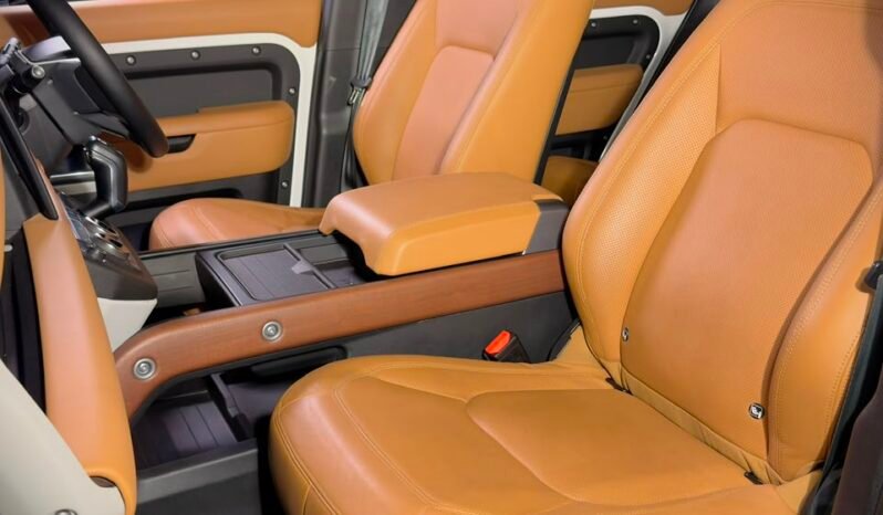 
								LAND ROVER DEFENDER HSE DYNAMIC full									