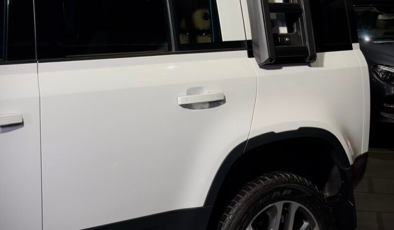 
								LAND ROVER DEFENDER HSE DYNAMIC full									