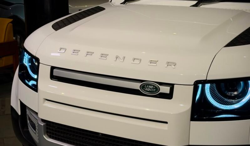 
								LAND ROVER DEFENDER HSE DYNAMIC full									
