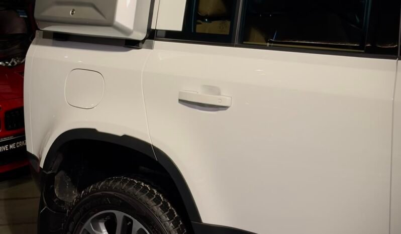 
								LAND ROVER DEFENDER HSE DYNAMIC full									