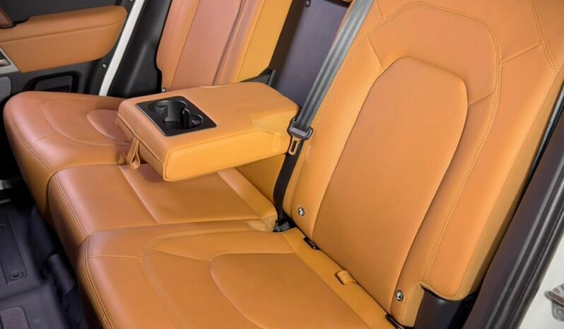 
								LAND ROVER DEFENDER HSE DYNAMIC full									