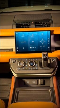 
										LAND ROVER DEFENDER HSE DYNAMIC full									