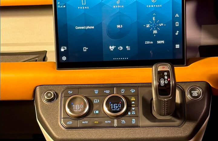 
								LAND ROVER DEFENDER HSE DYNAMIC full									