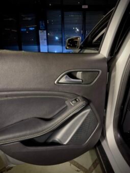 
										Mercedes-Benz GLA 200d full									