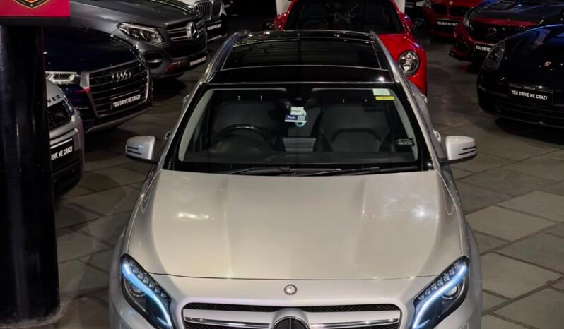 
								Mercedes-Benz GLA 200d full									